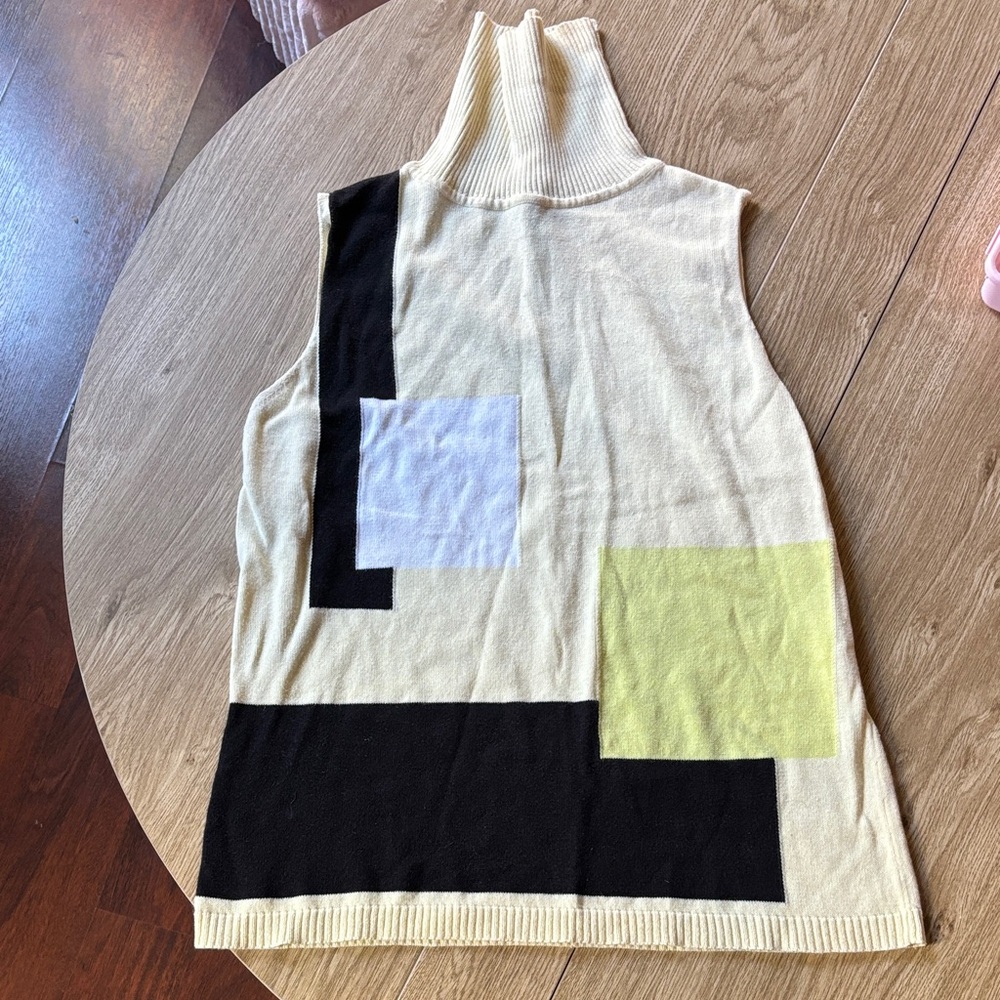 Geometric Pattern Turtleneck Sweater - image 1